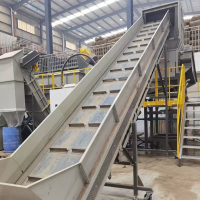 Convoyeur de recyclage du plastique (convoyeur à bande incliné)