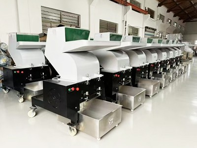 Machines pour films soufflés et sacs plastiques