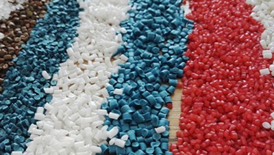 Recyclage des bouteilles en plastique usagées
