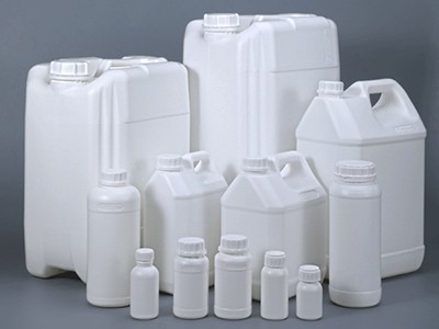 Recyclage des bouteilles en plastique usagées