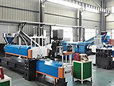 Machines auxiliaires pour le recyclage du plastique